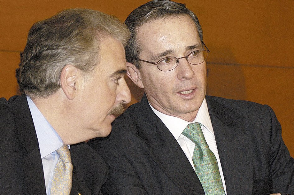 Former Colombian presidents Uribe and Pastrana