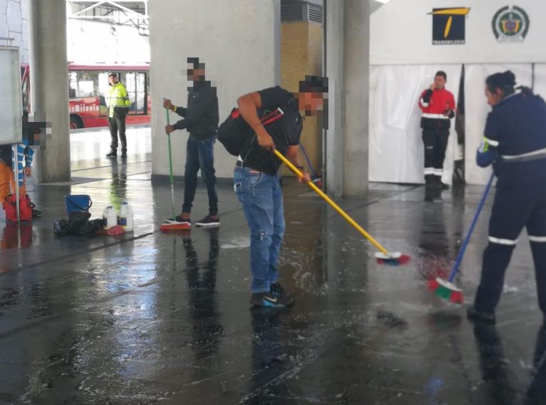 Transmilenio Fare Dodgers Bogota Colombia